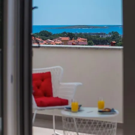 Holiday home Mit Privatpool Fuer 8 Personen Ca 200 Qm In Medulin, Istrien Suedkueste Von Istrien Medulin