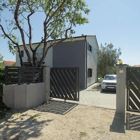 Mit Privatpool Fuer 8 Personen Ca 200 Qm In Medulin, Istrien Suedkueste Von Istrien Holiday home